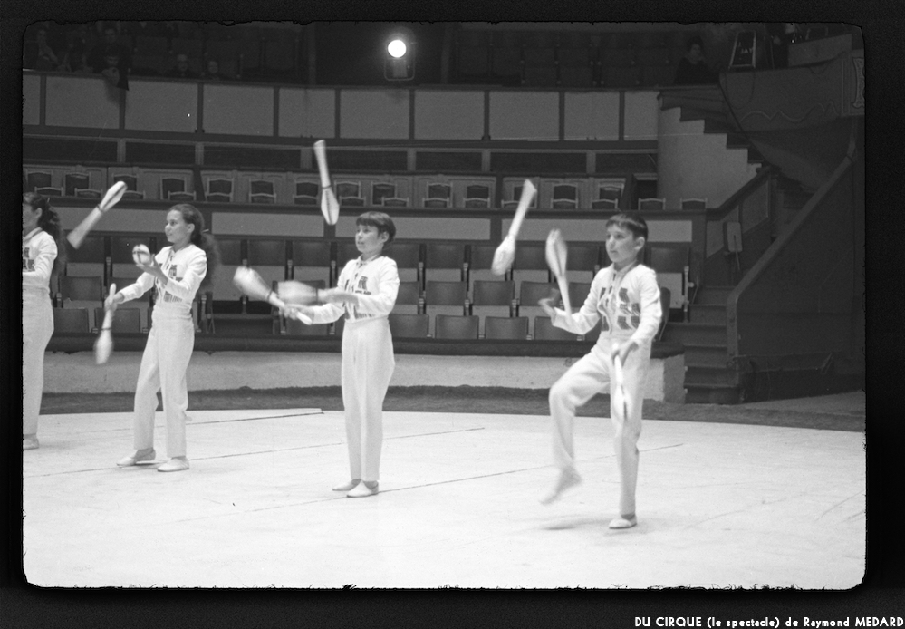 image: This is &lsquo;LE CIRQUE (le spectacle) 16&rsquo;.