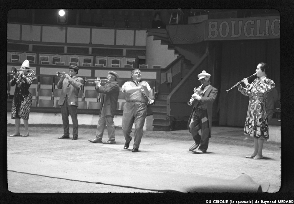 image: This is &lsquo;LE CIRQUE (le spectacle) 34&rsquo;.