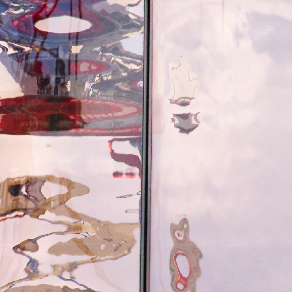 image: This is &lsquo;la d&eacute;fense (lxiv) 1&rsquo;.