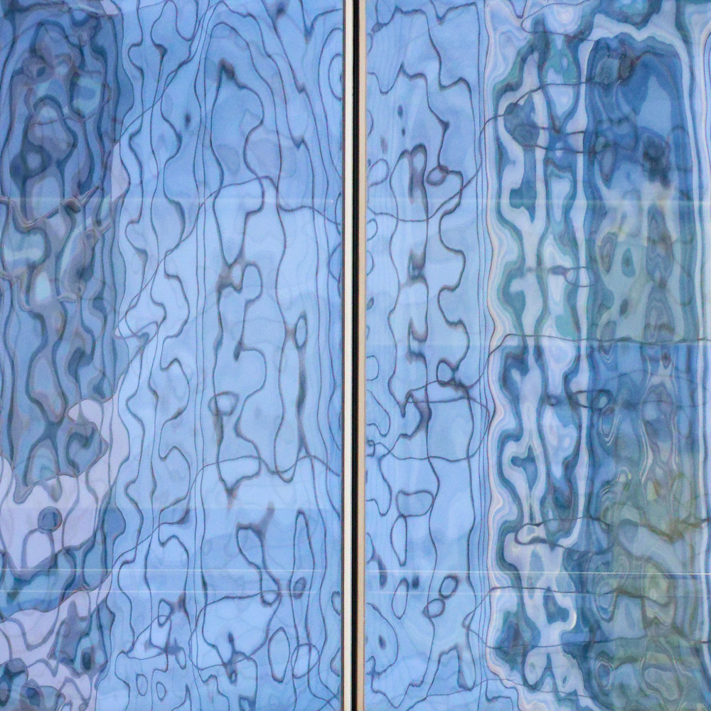 image: This is &lsquo;la d&eacute;fense (lxix) 1&rsquo;.