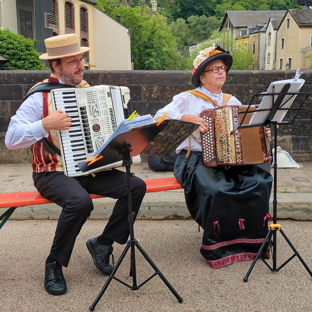 image: This is &lsquo;konscht am gronn (v) 3&rsquo;.