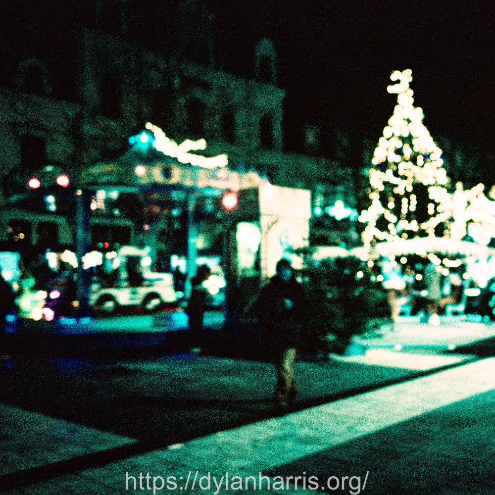 image: This is &lsquo;christmas lights (i) 5&rsquo;.
