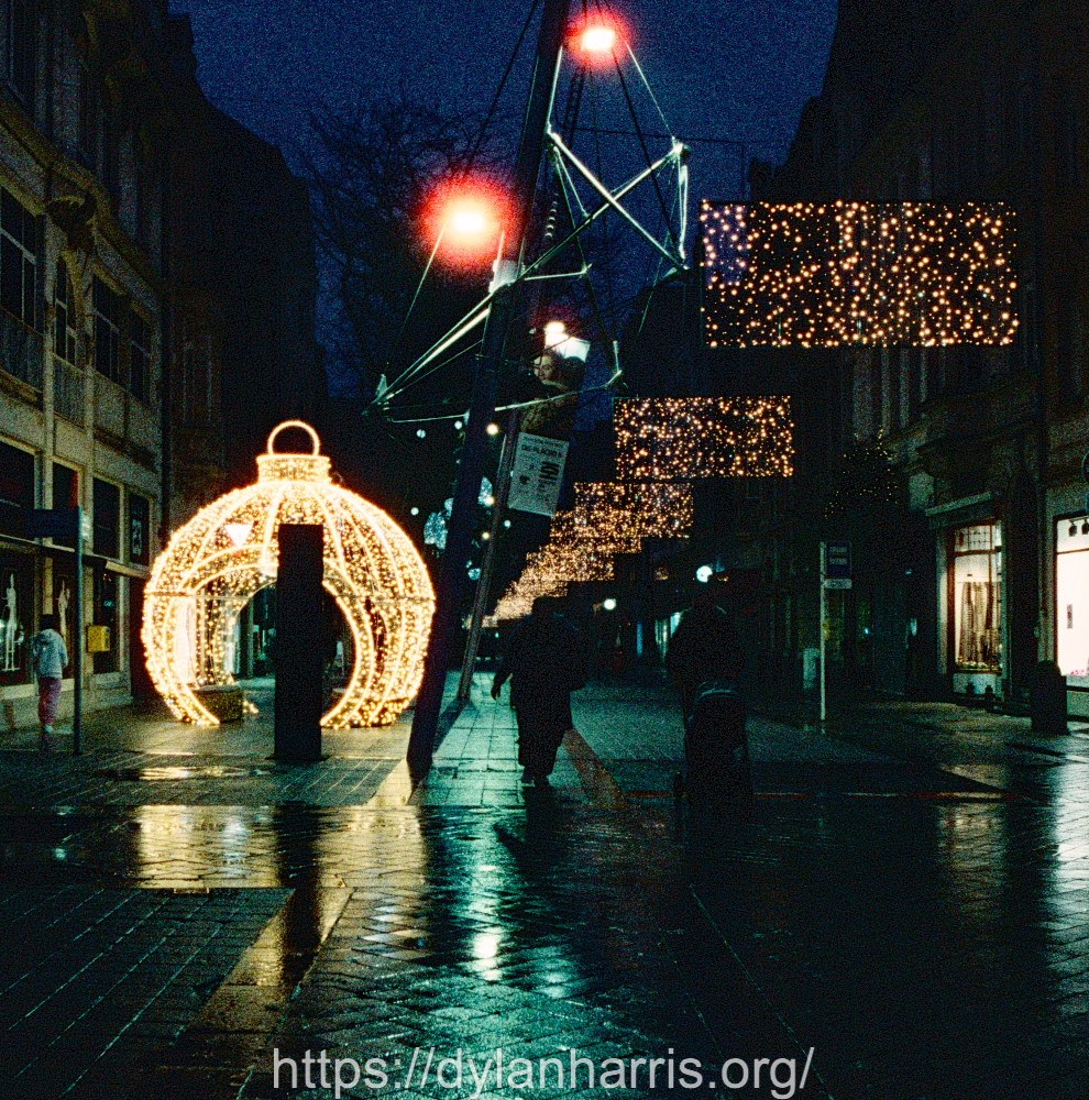 image: This is &lsquo;christmas lights (i) 9&rsquo;.
