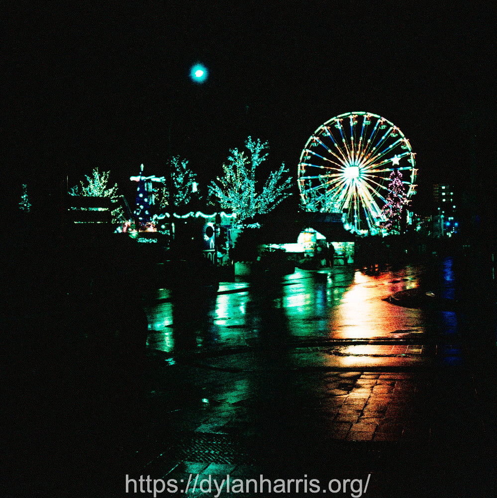 image: This is &lsquo;christmas lights (iii) 2&rsquo;.