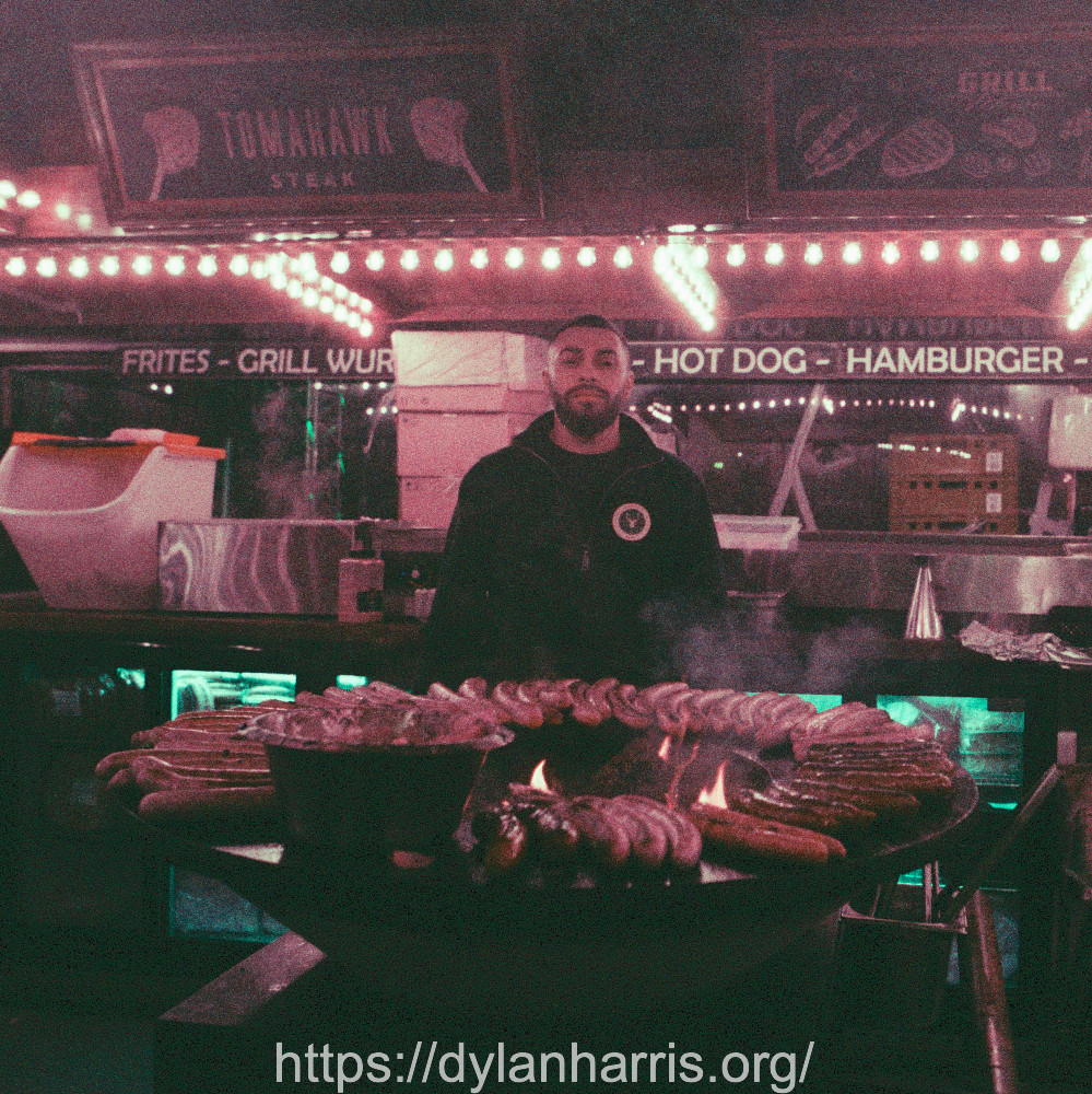 image: This is &lsquo;christmas market (i) 7&rsquo;.