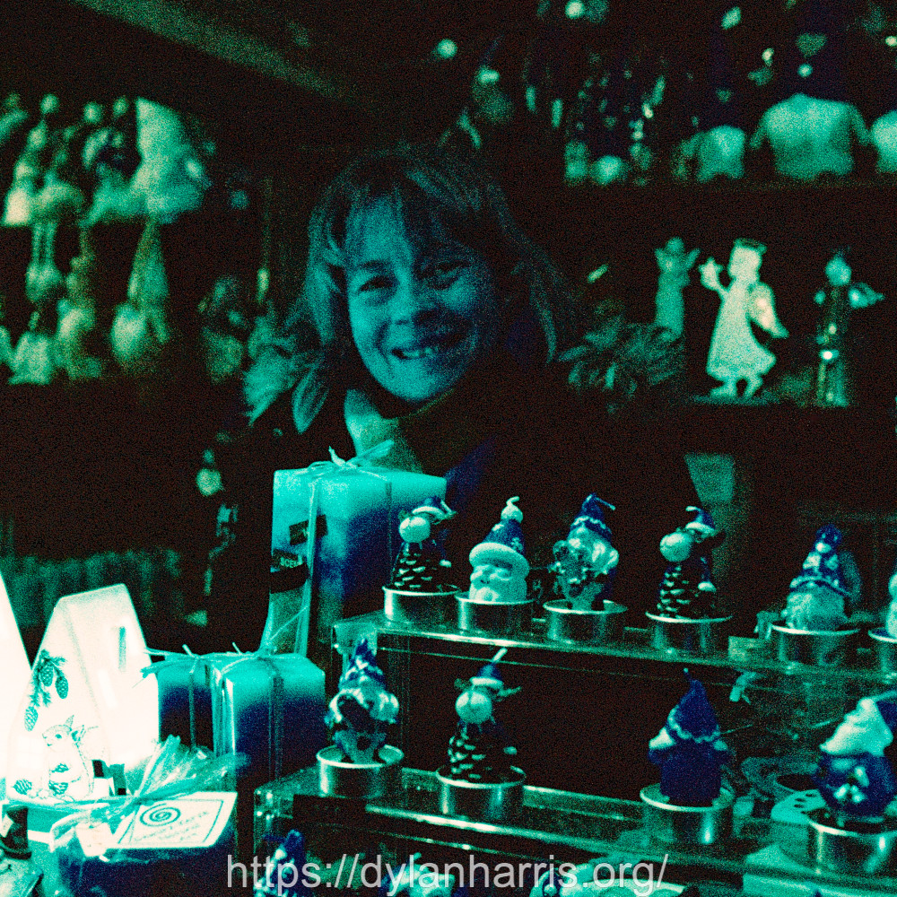 image: This is &lsquo;christmas market (iii) 4&rsquo;.