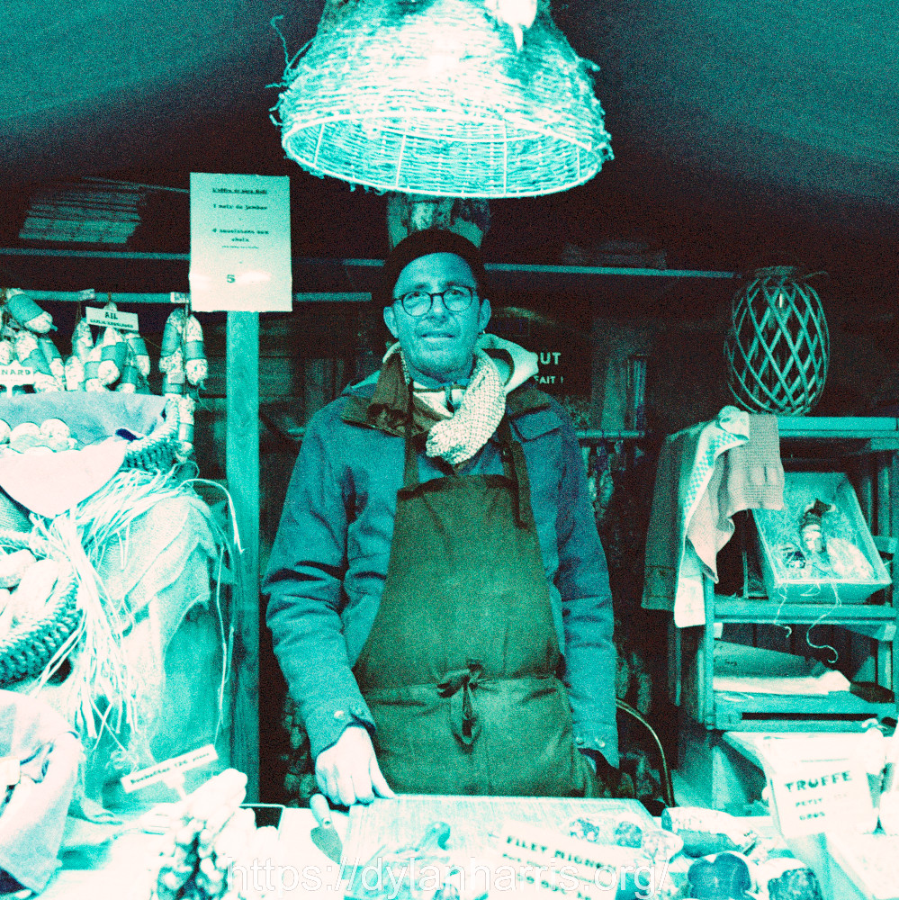 image: This is &lsquo;christmas market (iii) 6&rsquo;.