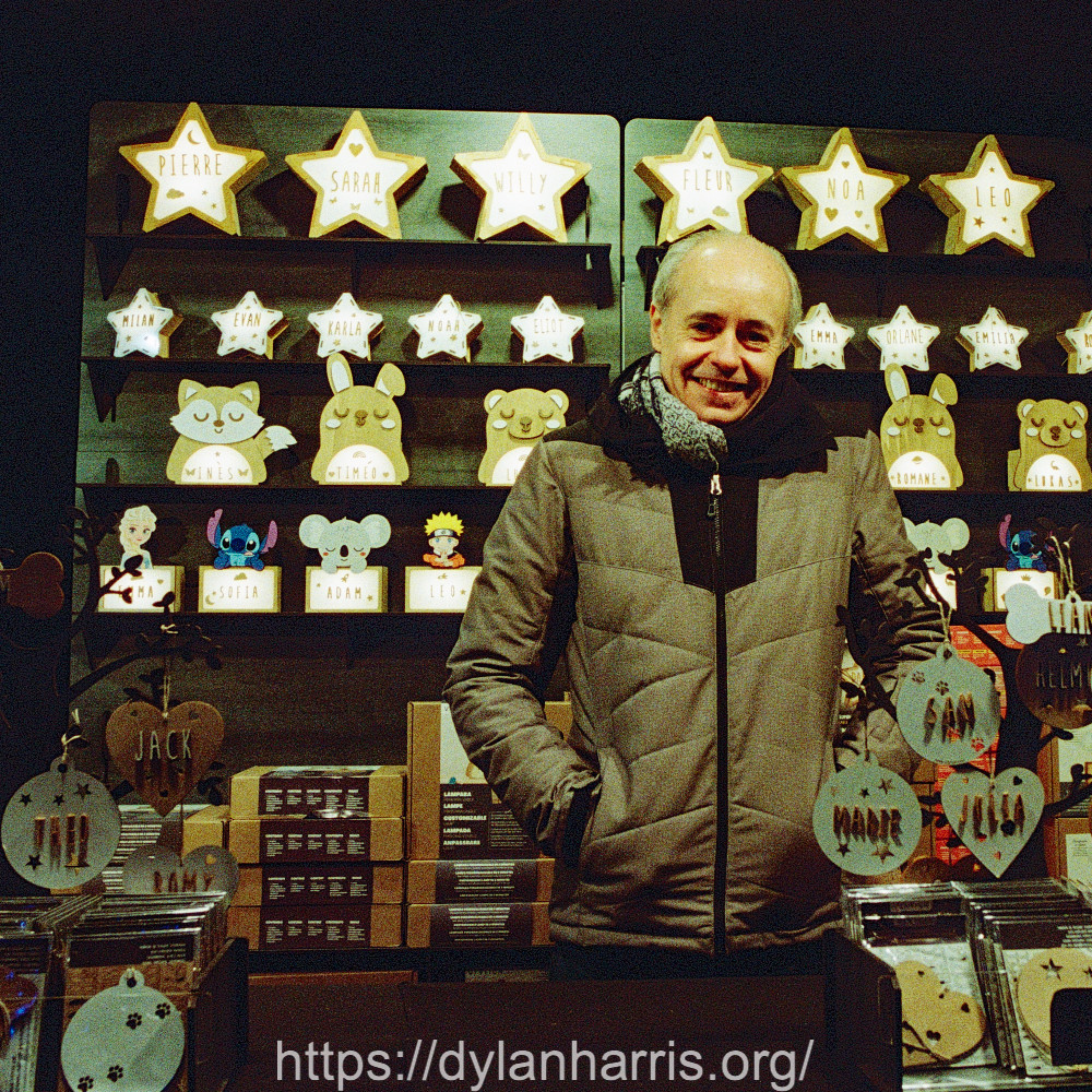 image: This is &lsquo;christmas market (v) 6&rsquo;.