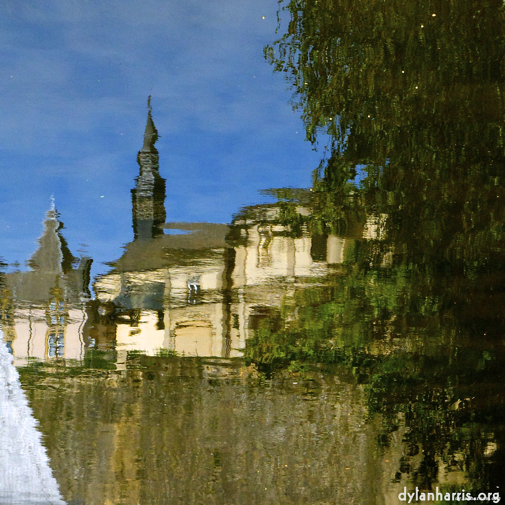 image: This is &lsquo;grund (iii) 5&rsquo;.