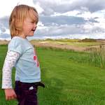 Fourth image from the photoset 'sisters'.