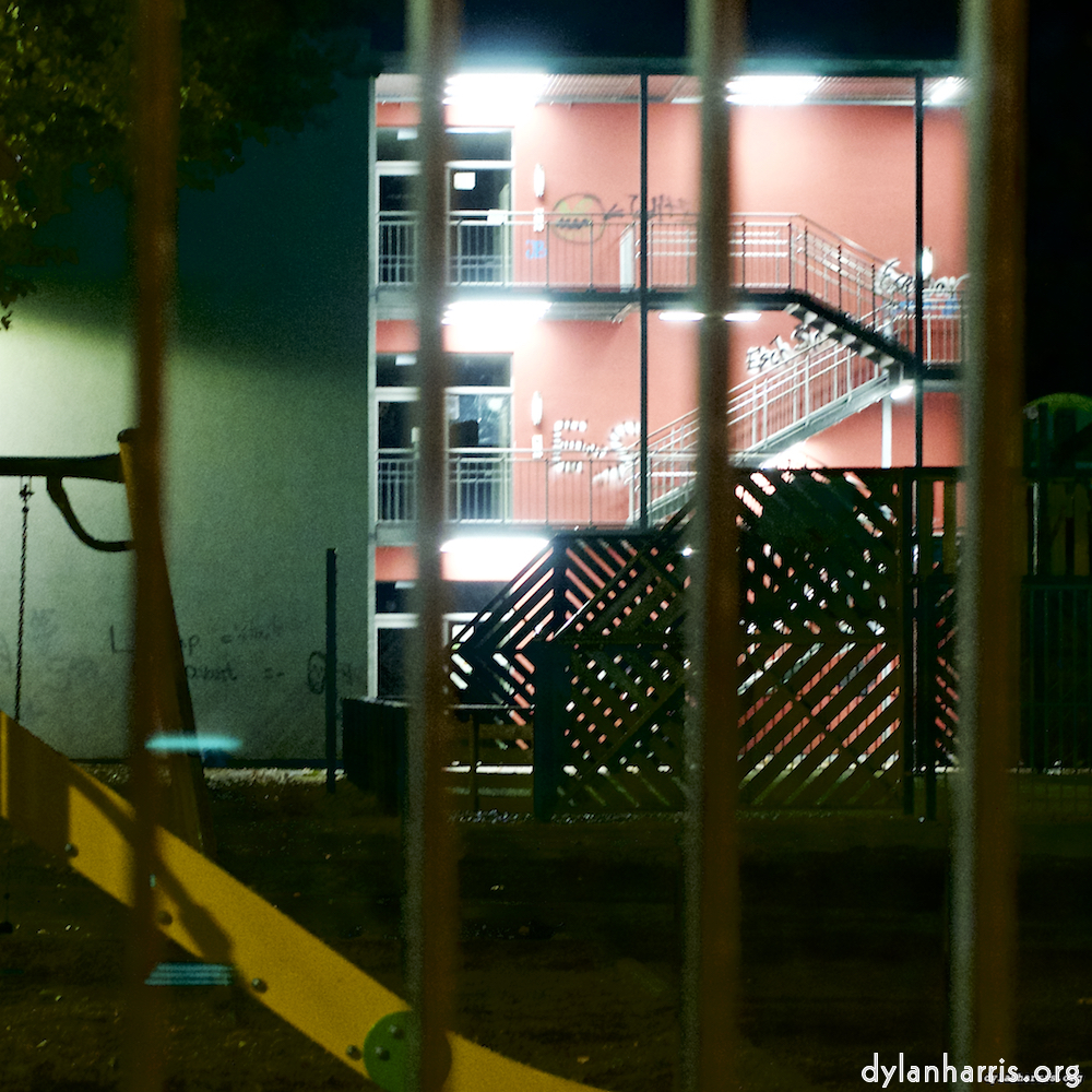 Image 'esch&ndash;sur&ndash;alzette (iv) 3', at Escher D&eacute;ierepark, the head and crest of a chicken.