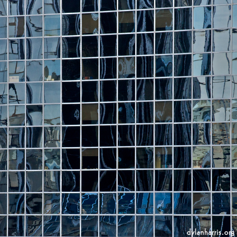 Image: Image 'la d&eacute;fense (i) 24'.