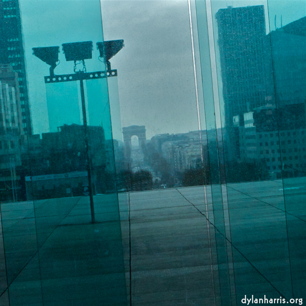 Image: Image 'la d&eacute;fense (i) 3'.