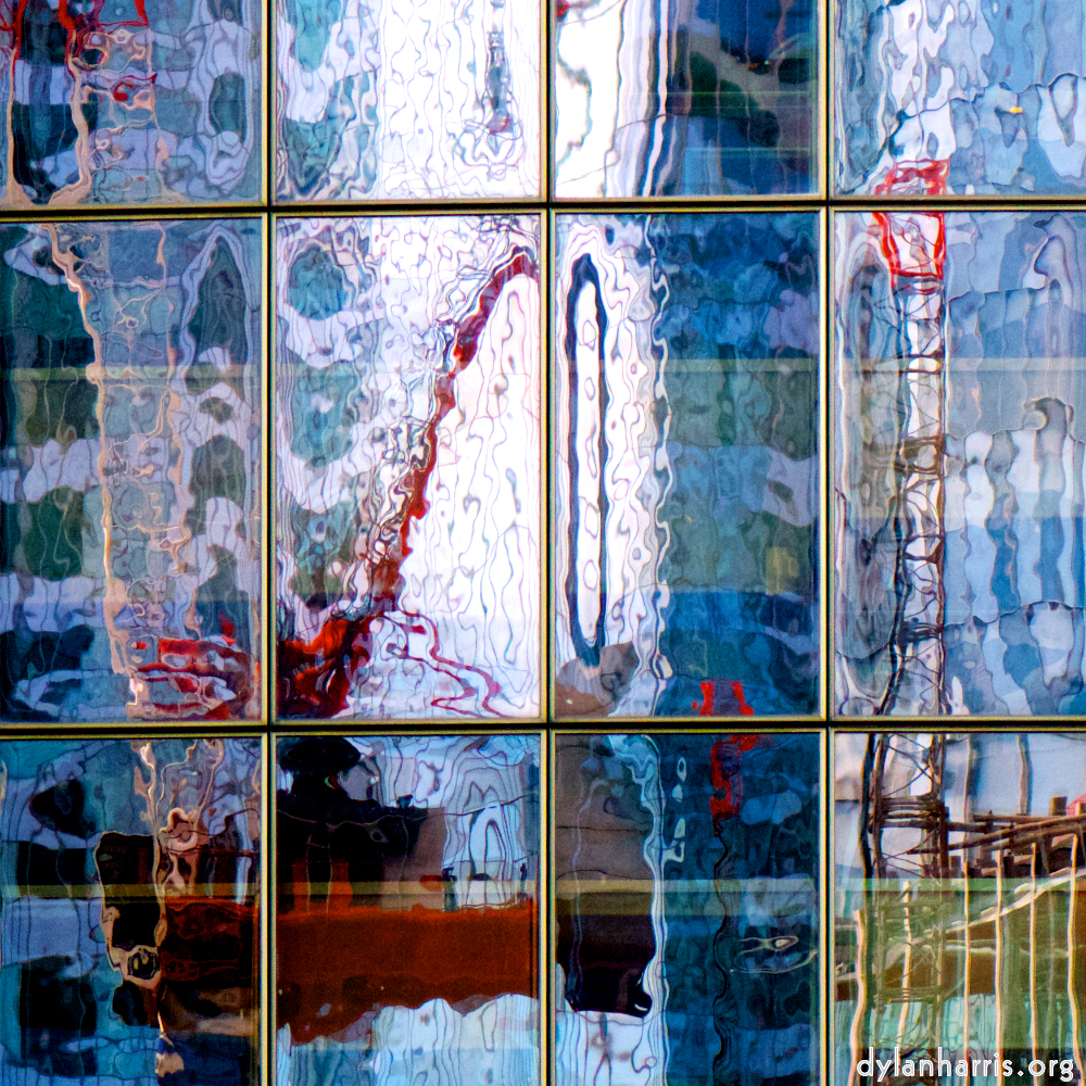 image: un reflet &agrave; la d&eacute;fense