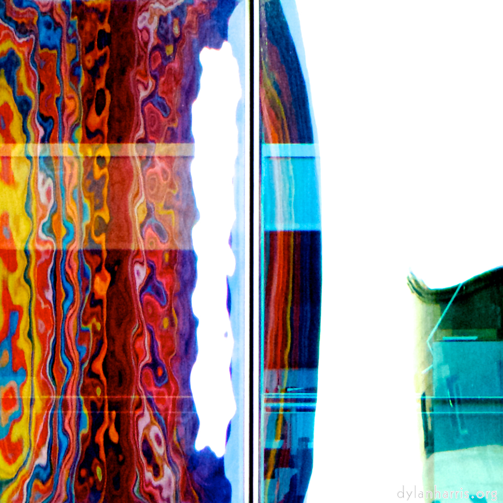 image: un b&acirc;timent salue bonjour