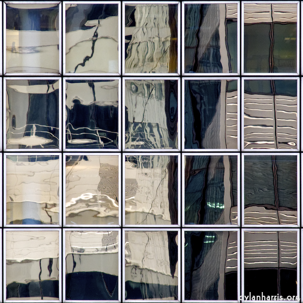 Image 'la d&eacute;fense (xi) 4'.