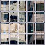 Fourth image from the photoset 'la d&eacute;fense (xi)'.