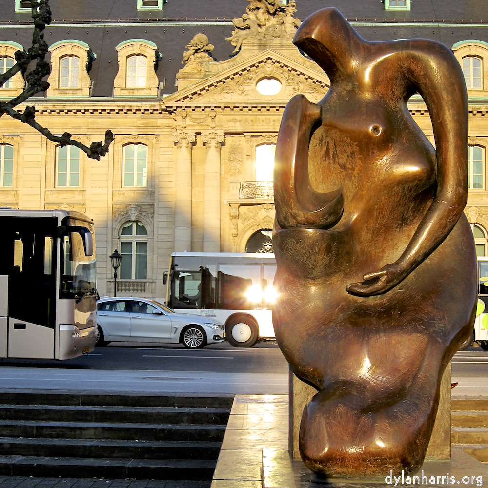 Image: Image 'sculpture (v) 2'.