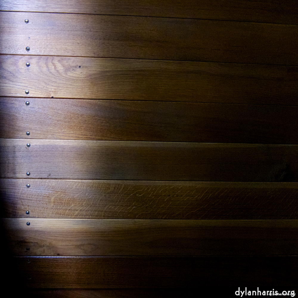 Image 'train (x) 5'.