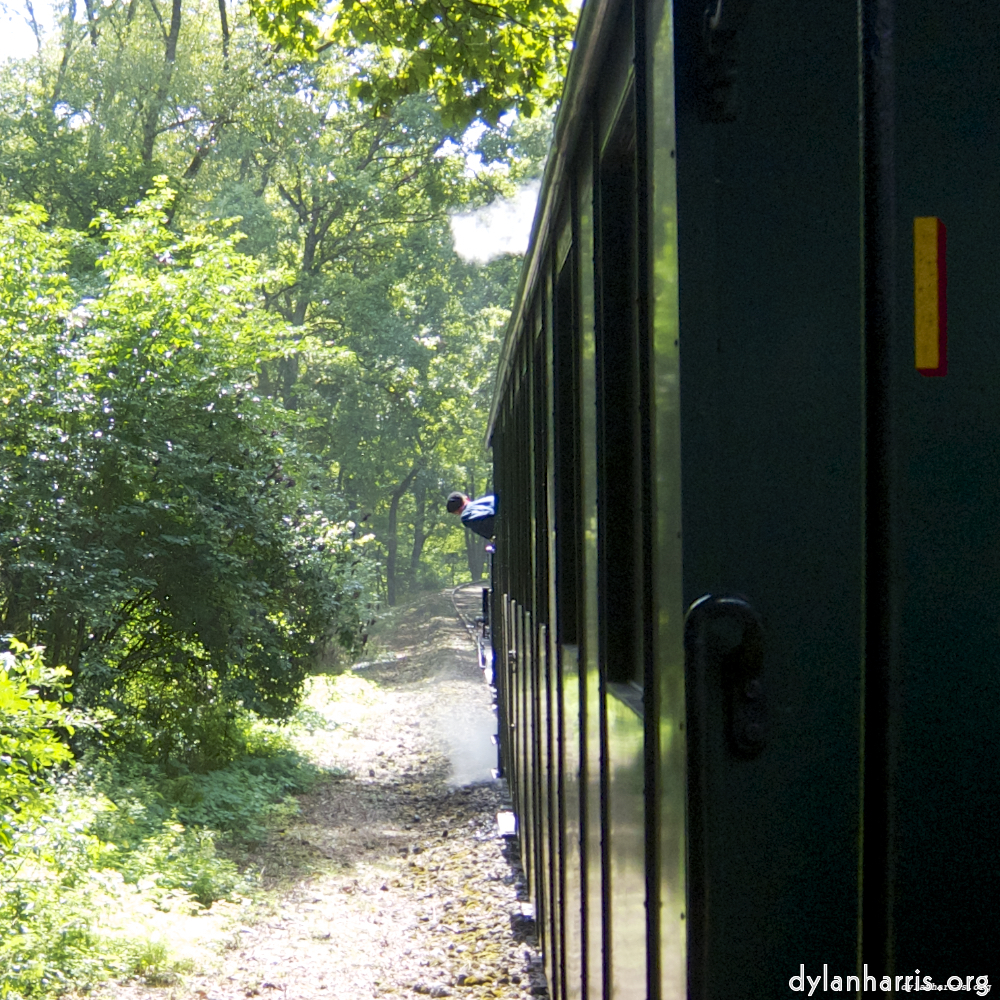 Image: Image 'train (x) 6'.