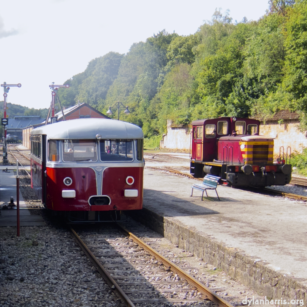 Image 'train (x) 7'.