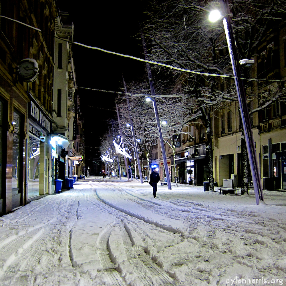 image: Voici &lsquo;way to work (viii) 3&rsquo;.