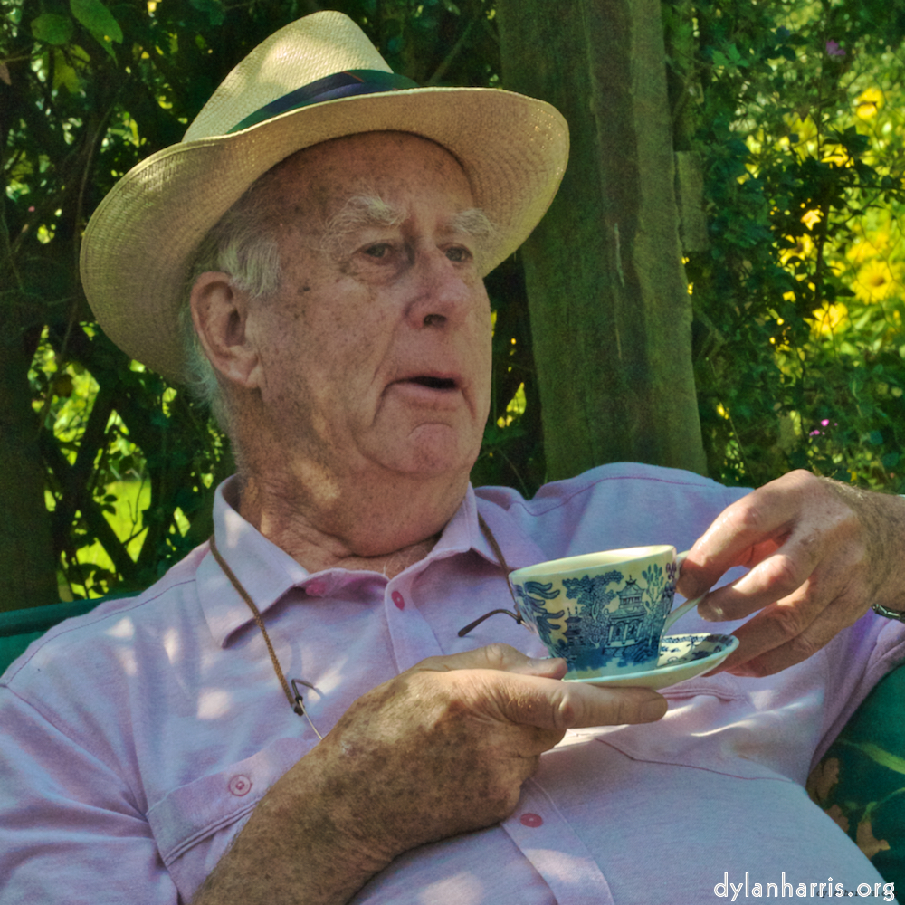 Image 'family (x) 3'.