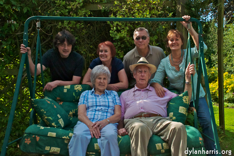 Image 'family (x) 5'.