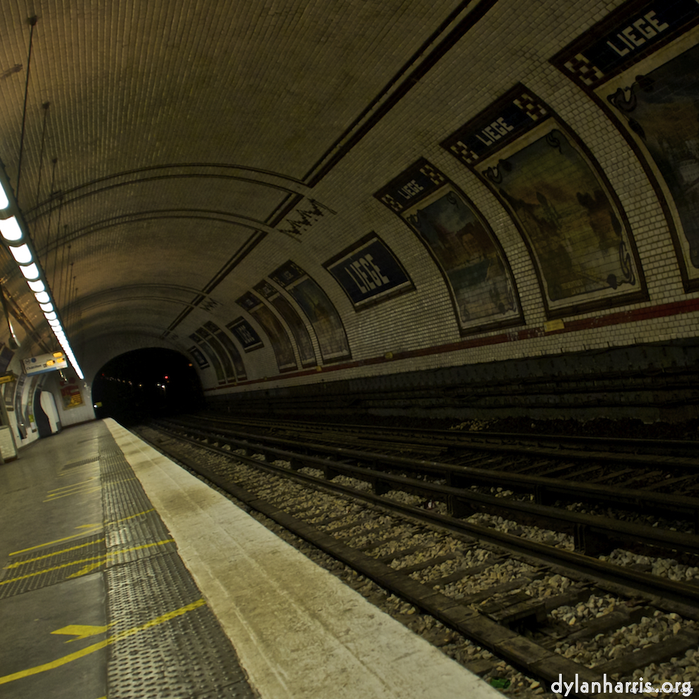 Image 'metro (i) 2'.