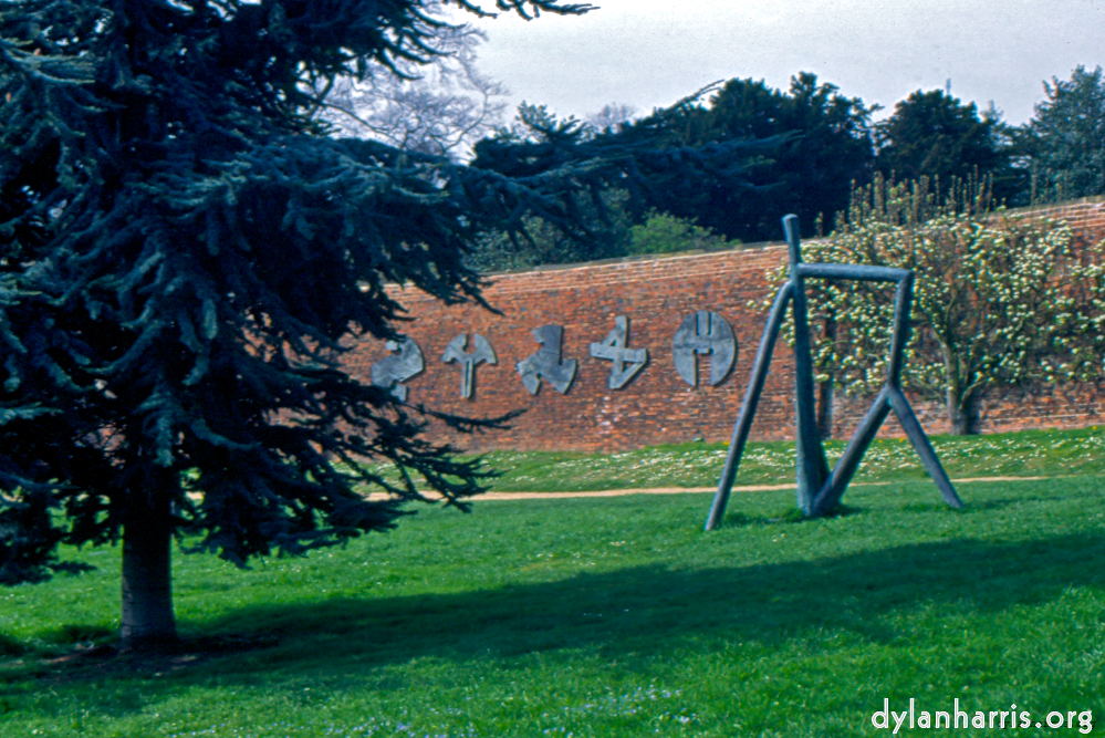 Image 'sculpture 3'.