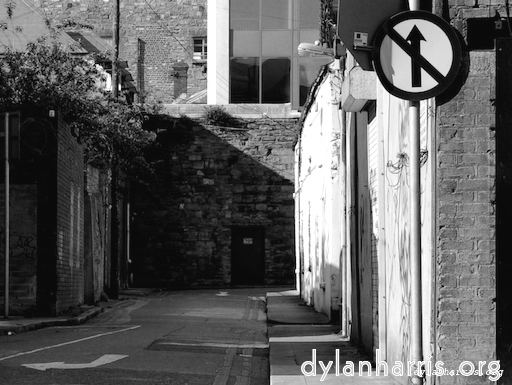 Image 'wurm im apfel (i) 5'.