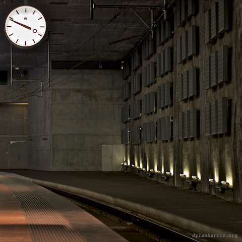 image: unlabelled image