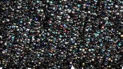 Fifth of 'reflets &mdash; paint synthesiser classic &mdash; users dave&rsquo;s particles 3'.