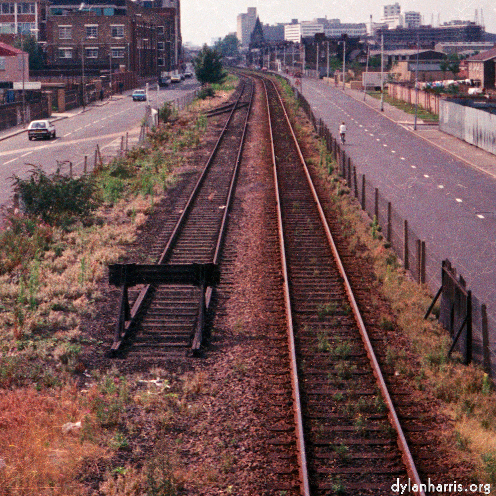 Image 'train (iii) 1'.