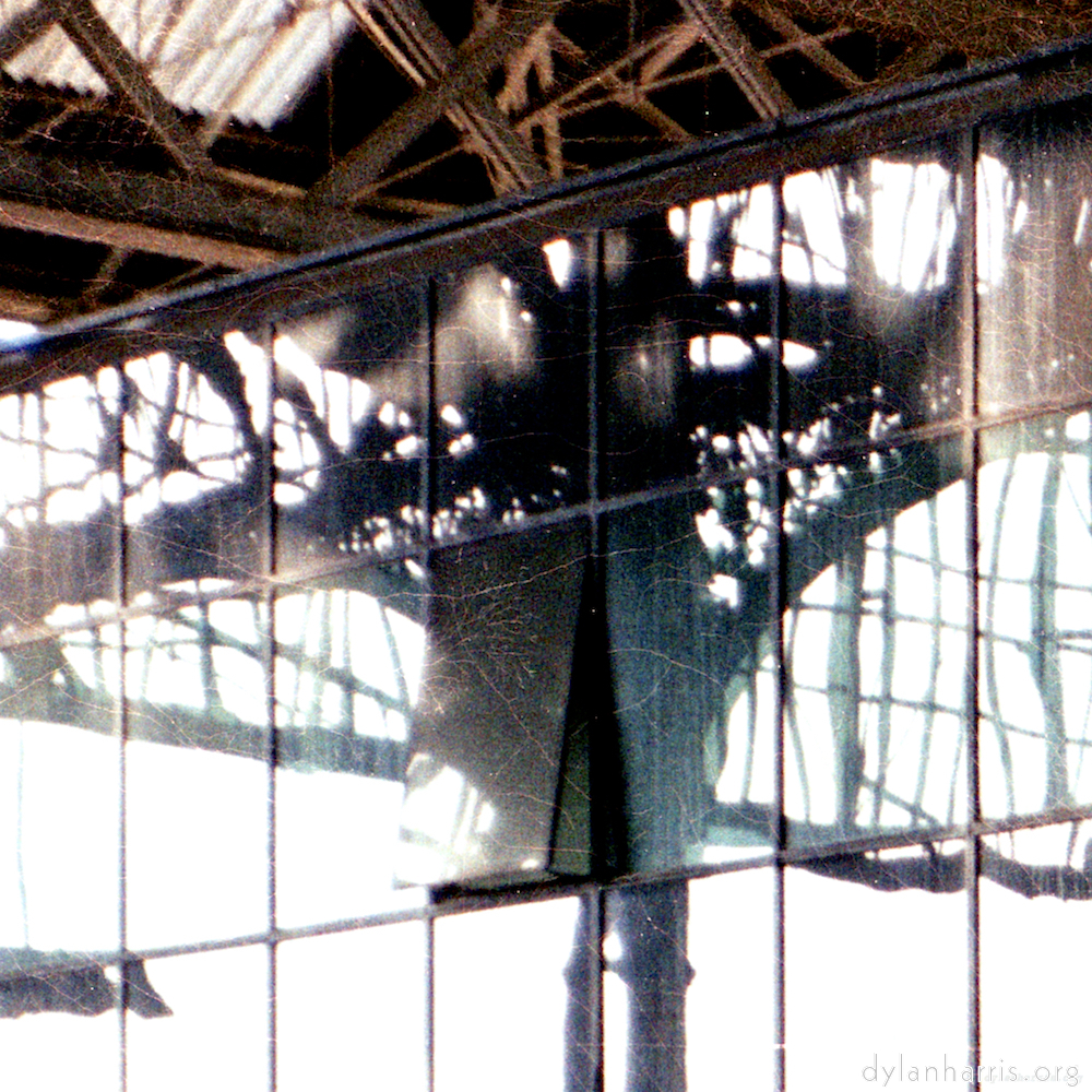 Image 'train (vi) 2'.