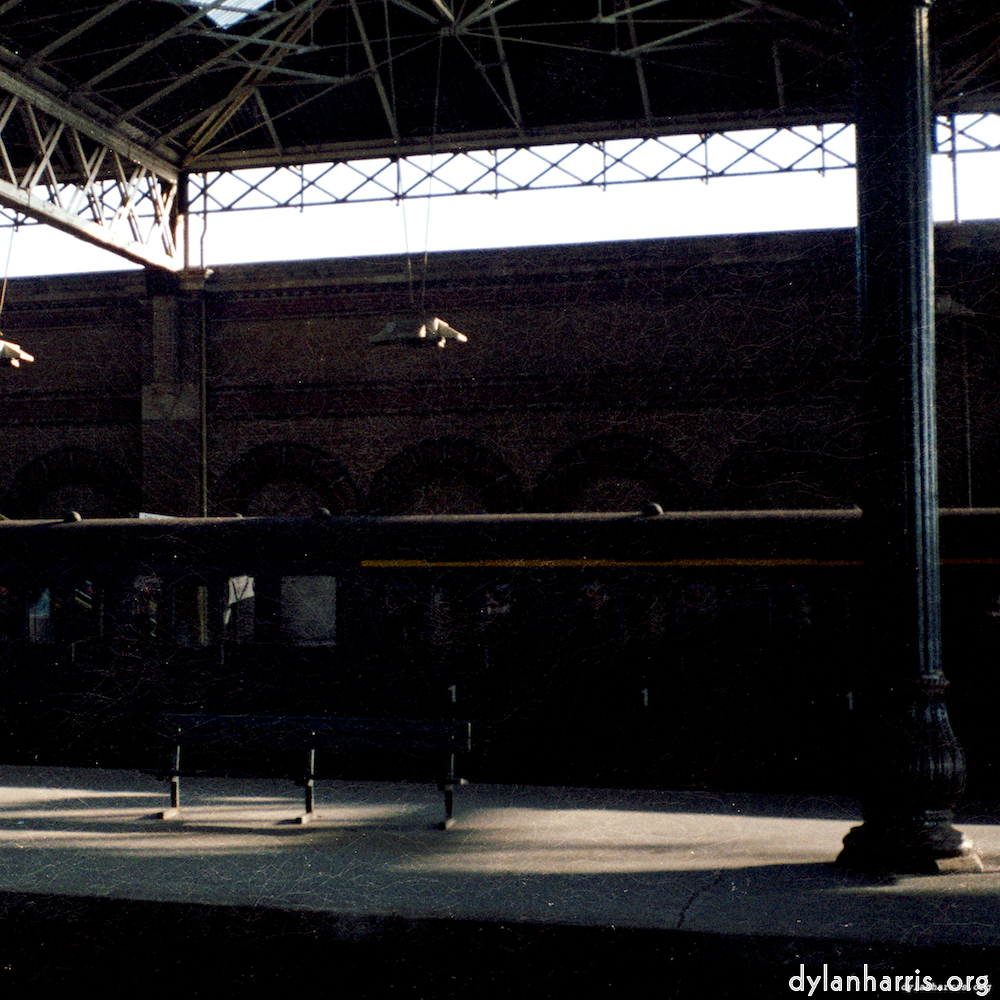 Image 'train (vi) 3'.