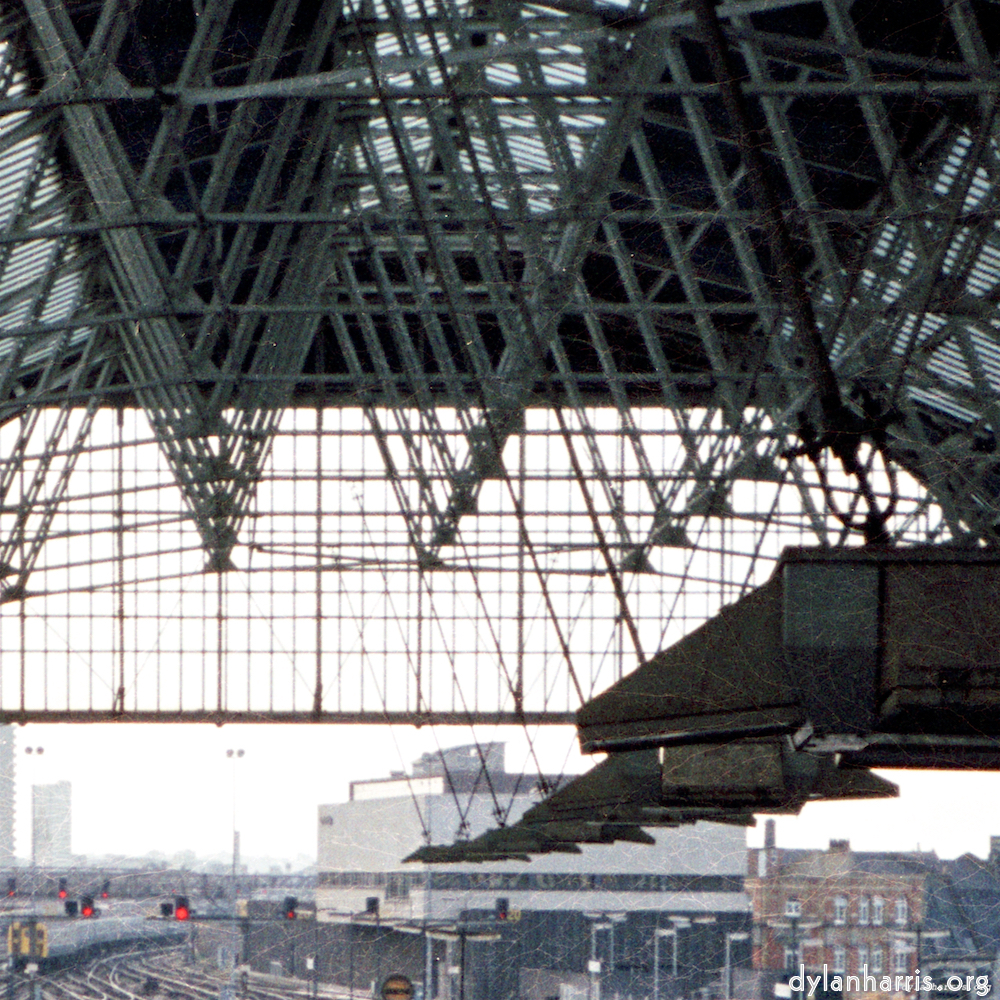 Image 'train (vi) 5'.