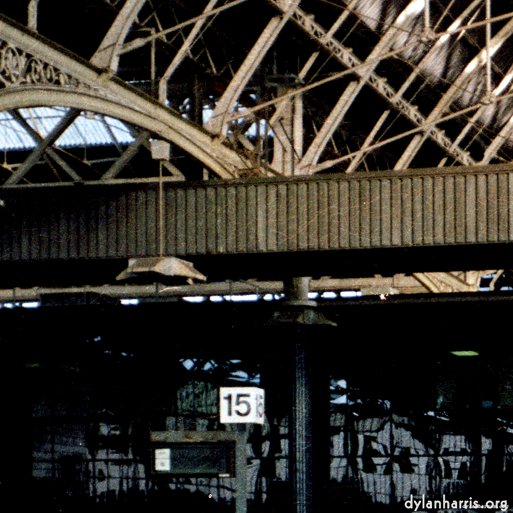 Image 'train (vi) 6'.