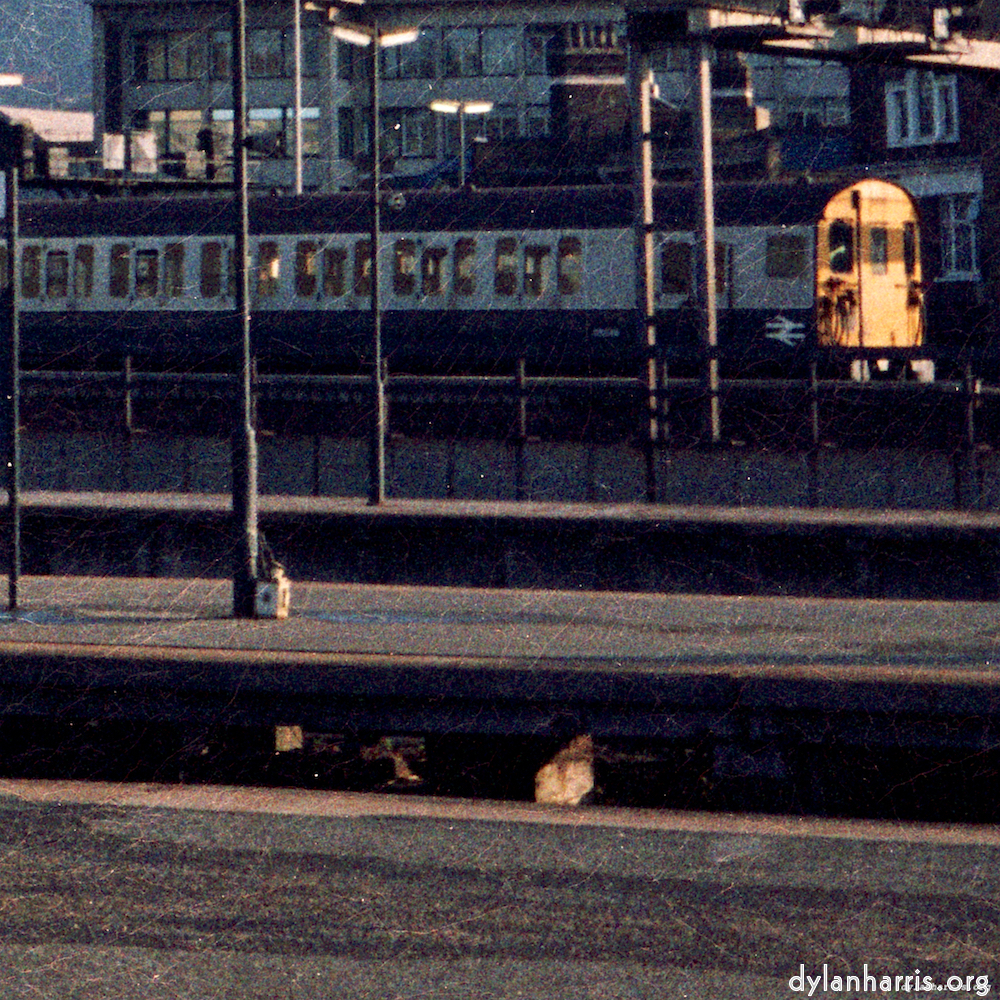 Image 'train (vii) 1'.