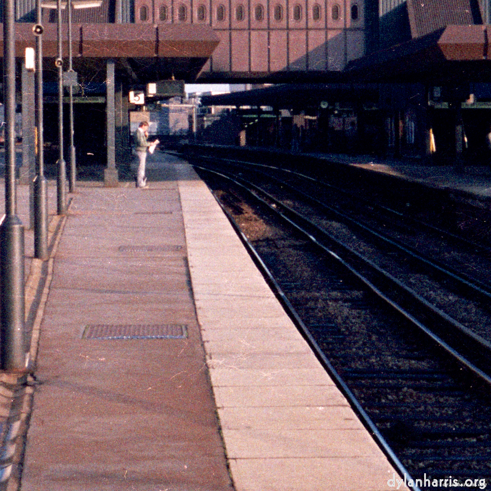 Image 'train (vii) 2'.