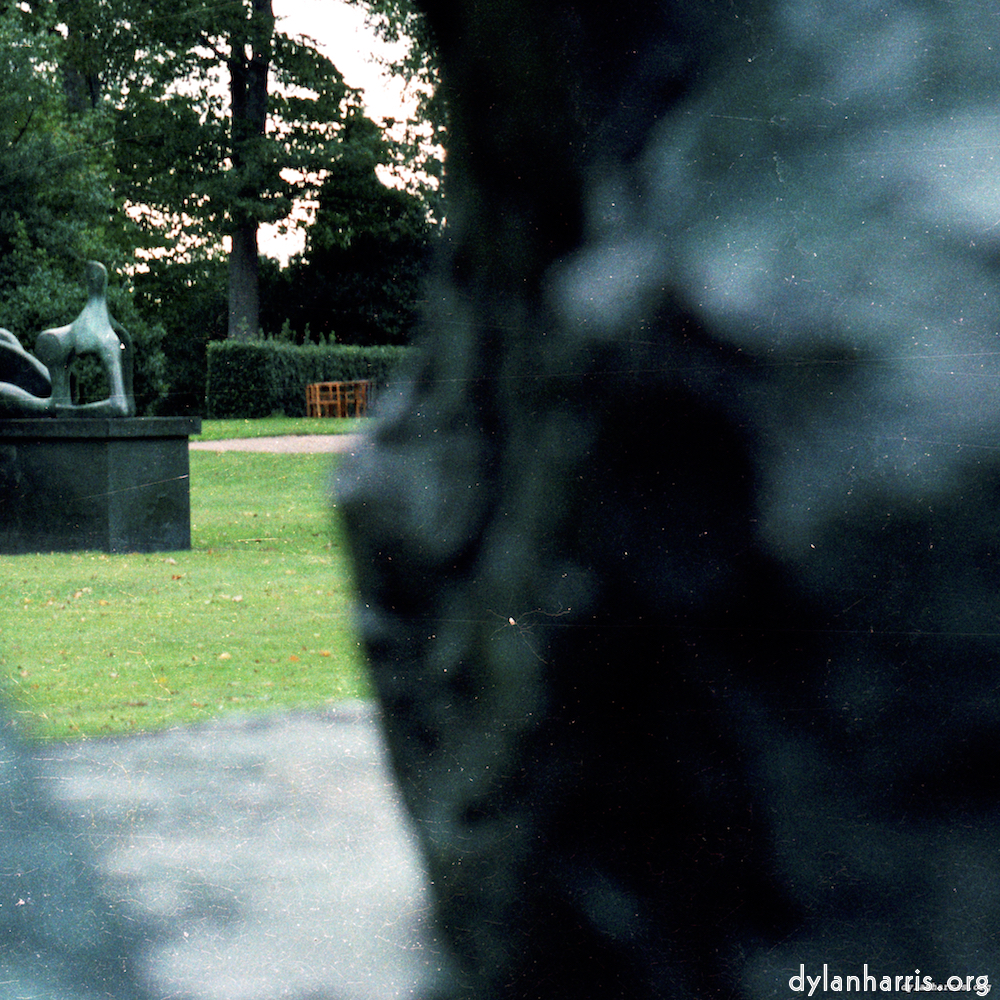 Image 'sculpture (i) 1'.