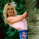 Third image from the photoset 'sue (v)'.